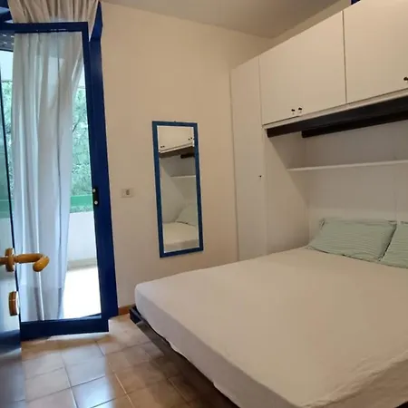 Seaside Escape For Six Guests In Bibione