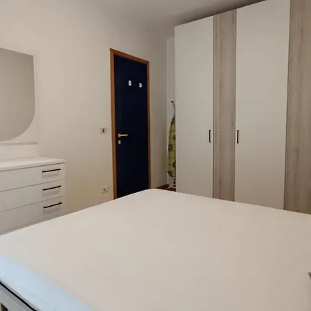 Seaside Escape For Six Guests In *