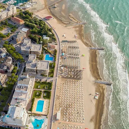 Lejlighed Seaside Escape For Six Guests In