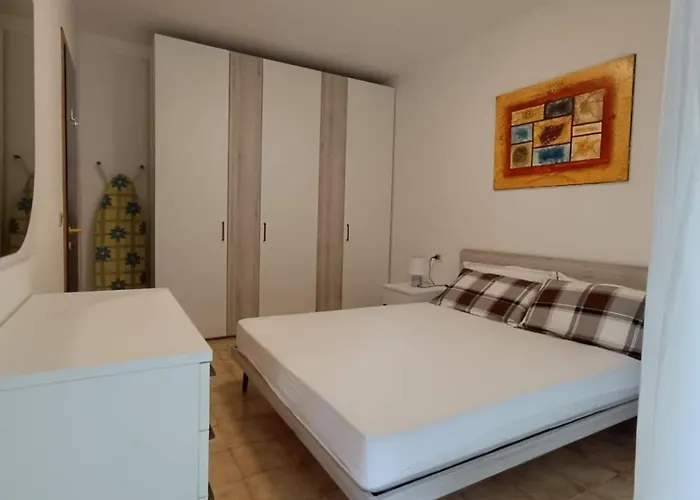 Seaside Escape For Six Guests In * Μπιμπιόνε