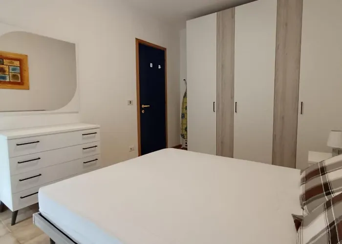 Seaside Escape For Six Guests In *