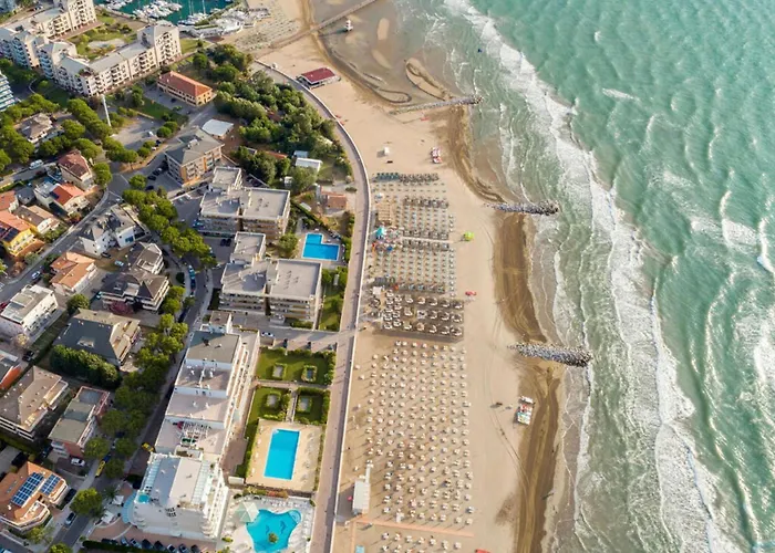 Lejlighed Seaside Escape For Six Guests In